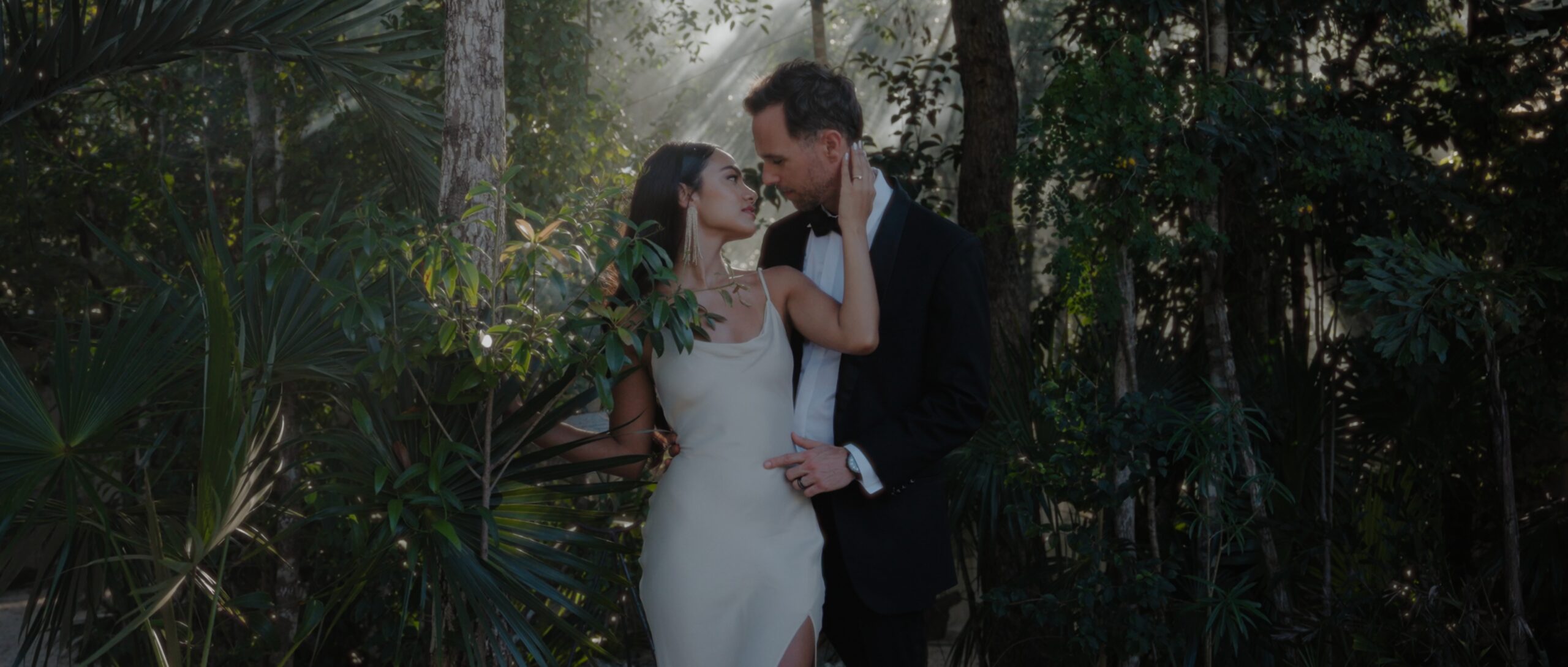 Couple in their destination wedding in Tulum, Mexico